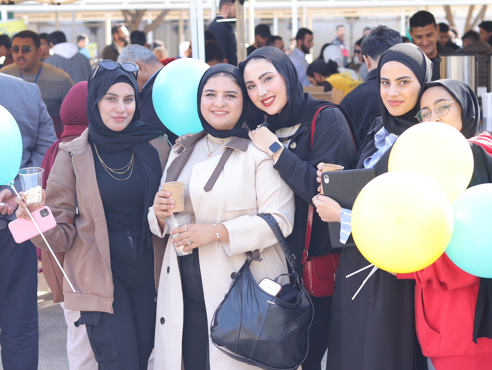 Madar Al-Saa Images 0.3858806689500316