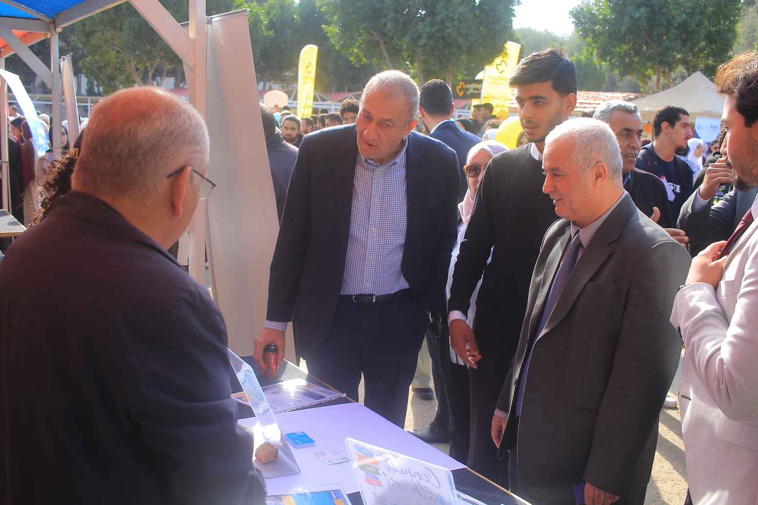 Madar Al-Saa Images 0.49944103092734515