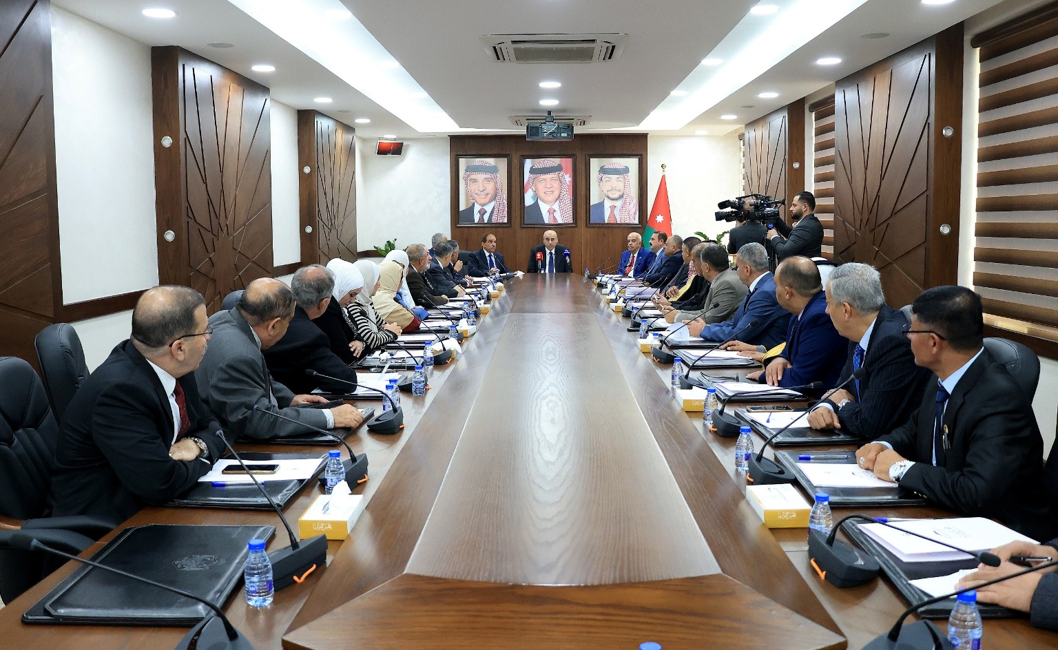 Madar Al-Saa Images 0.02607437792290035