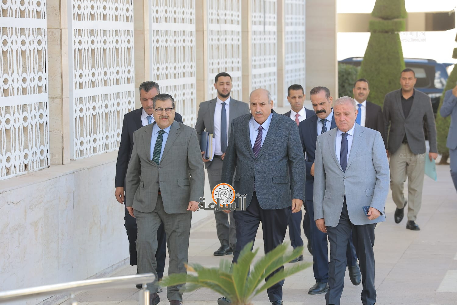 Madar Al-Saa Images 0.8991309573709042