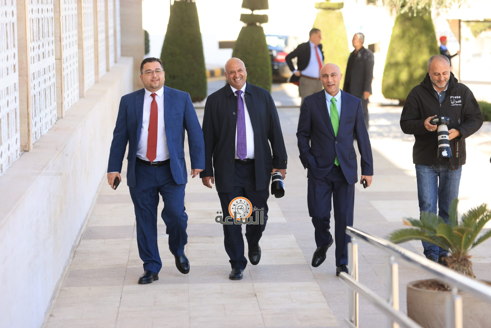 Madar Al-Saa Images 0.950415640286311