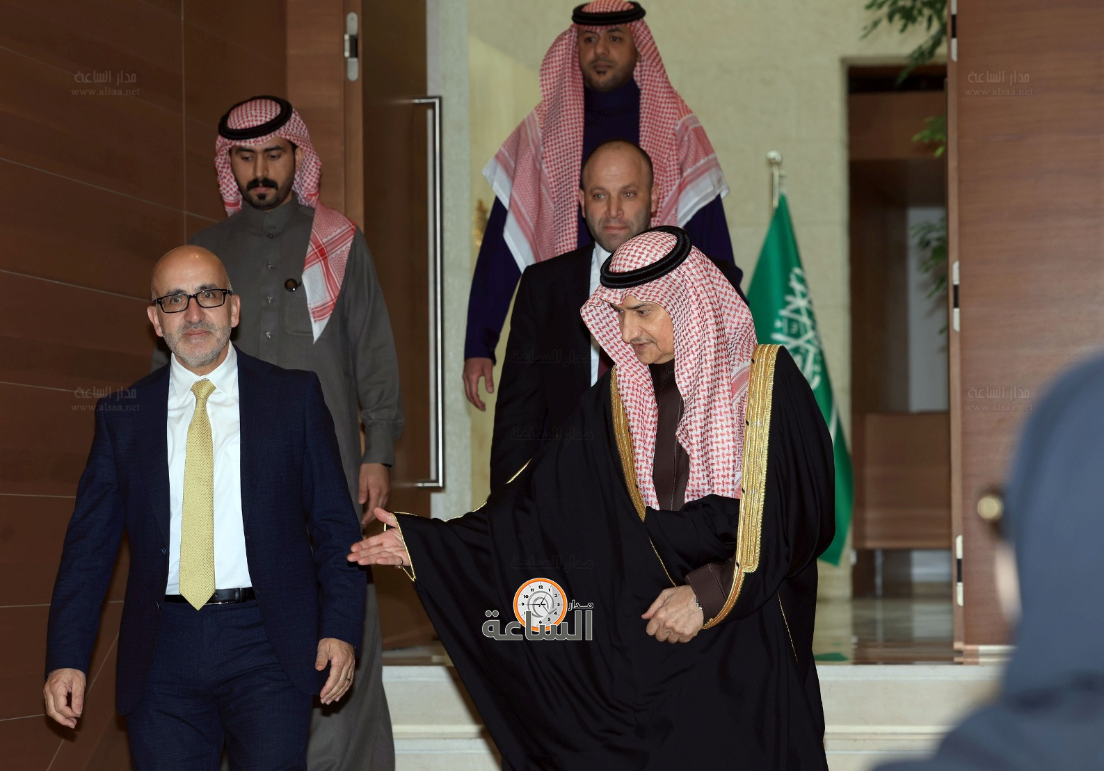 Madar Al-Saa Images 0.5592566534213405