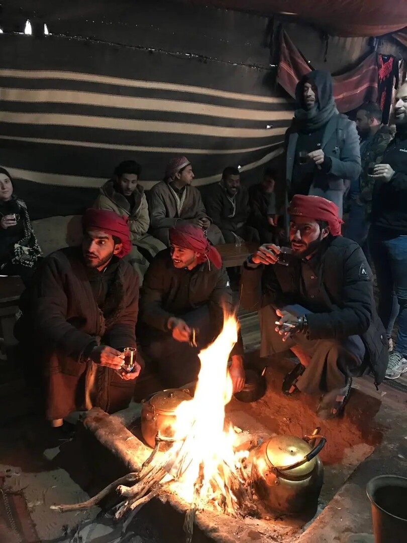 Madar Al-Saa Images 0.42880788533410275