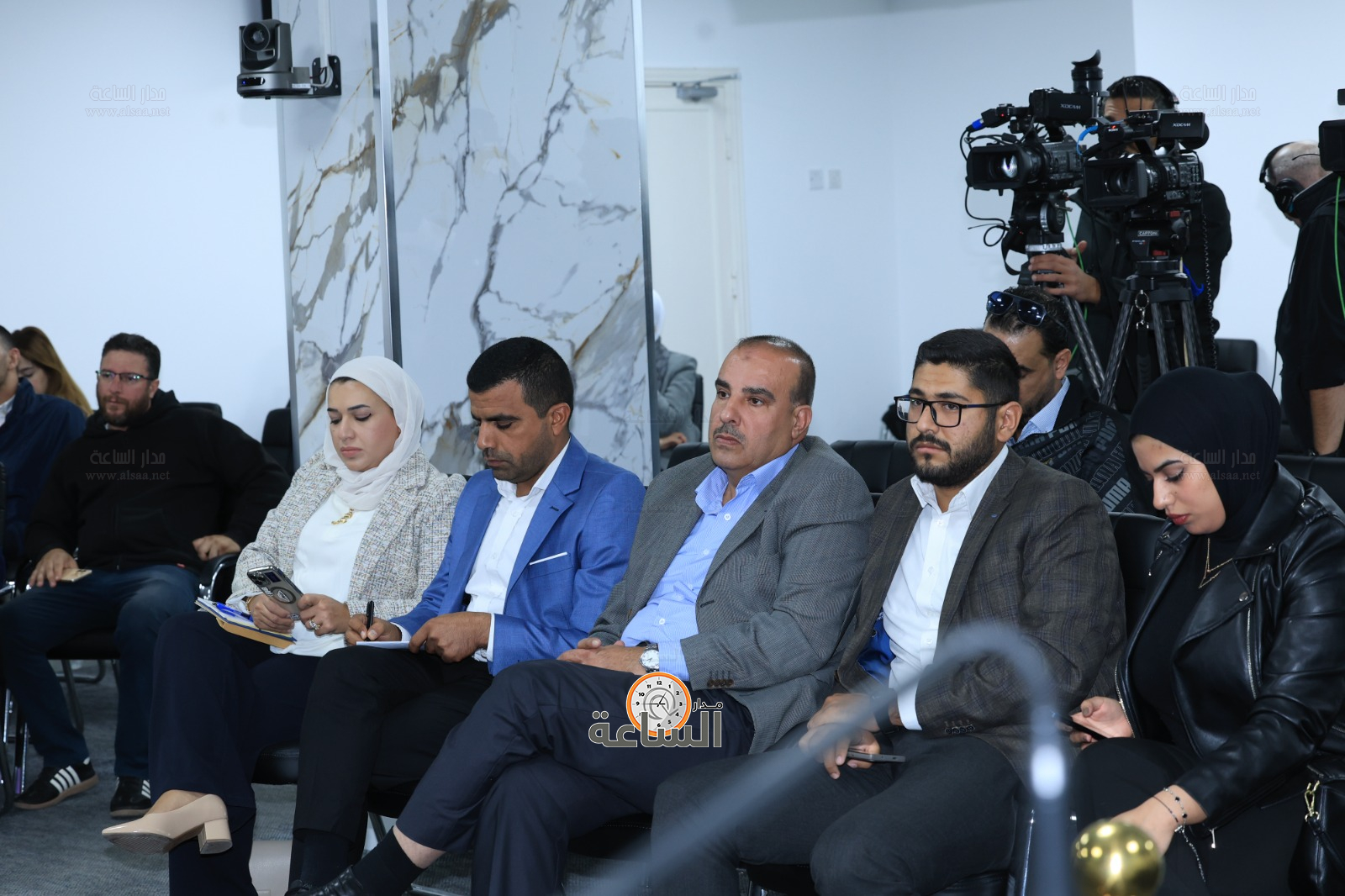 Madar Al-Saa Images 0.9546370414337675