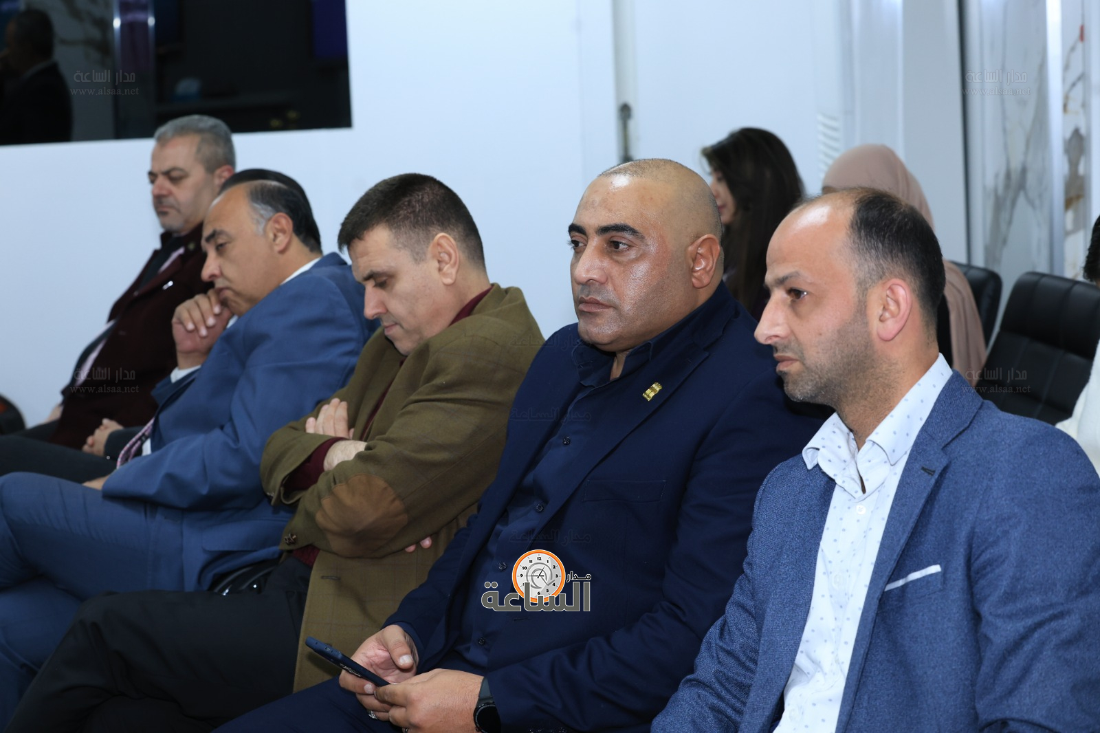 Madar Al-Saa Images 0.3204698044319214