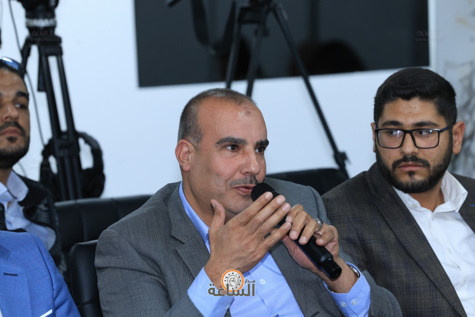 Madar Al-Saa Images 0.13388349296104873