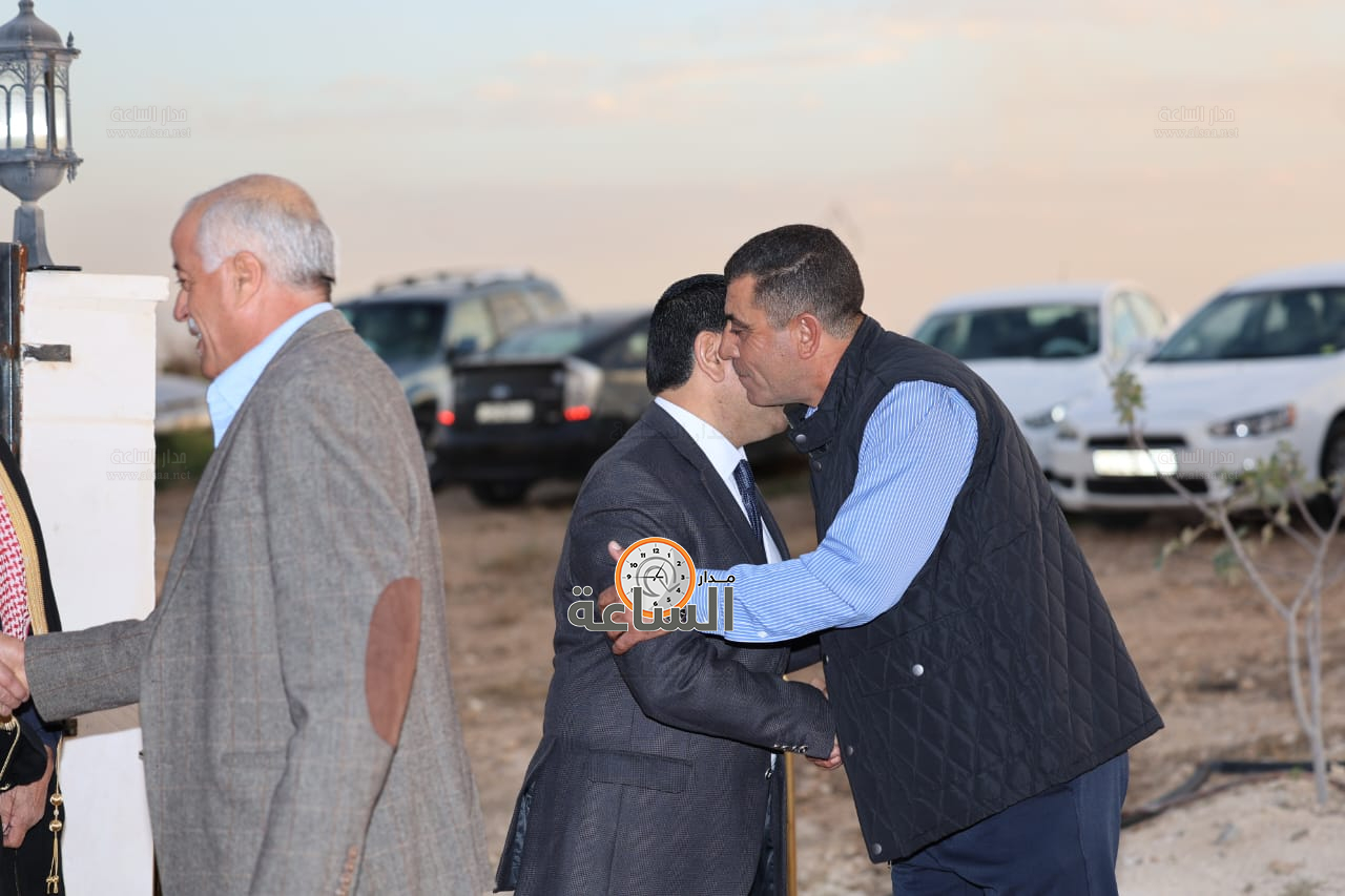 Madar Al-Saa Images 0.8292580851588631