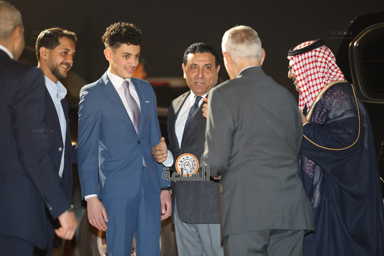 Madar Al-Saa Images 0.24158137527940382