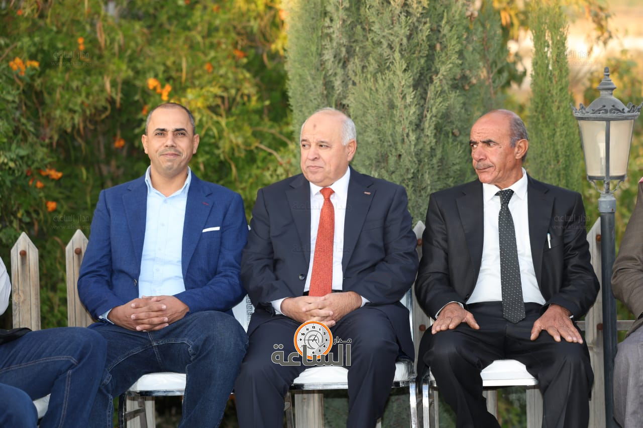 Madar Al-Saa Images 0.9376753204234535