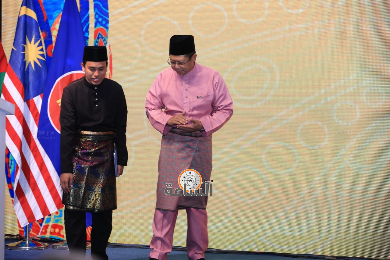 Madar Al-Saa Images 0.7630639594396786