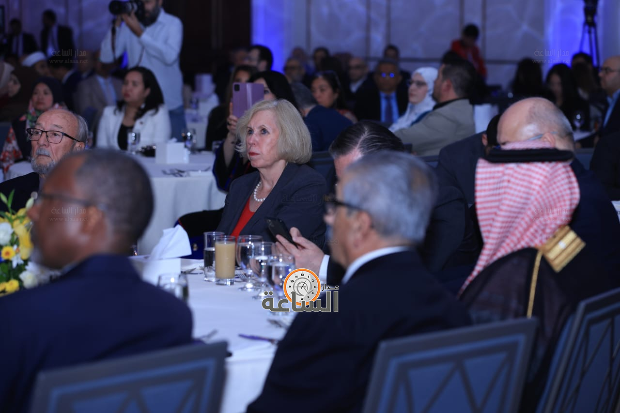 Madar Al-Saa Images 0.38023870475081534