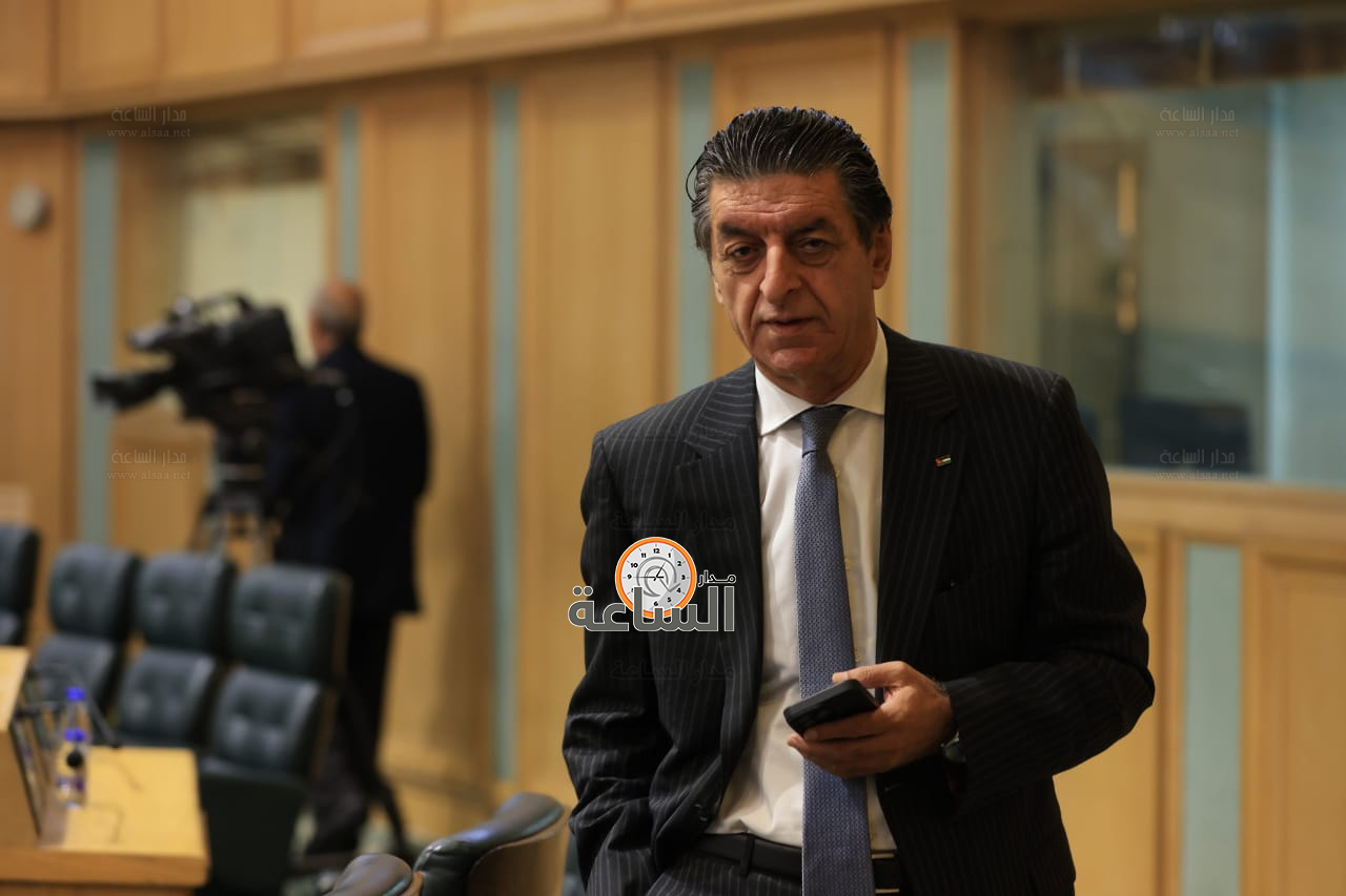 Madar Al-Saa Images 0.7652953322663332