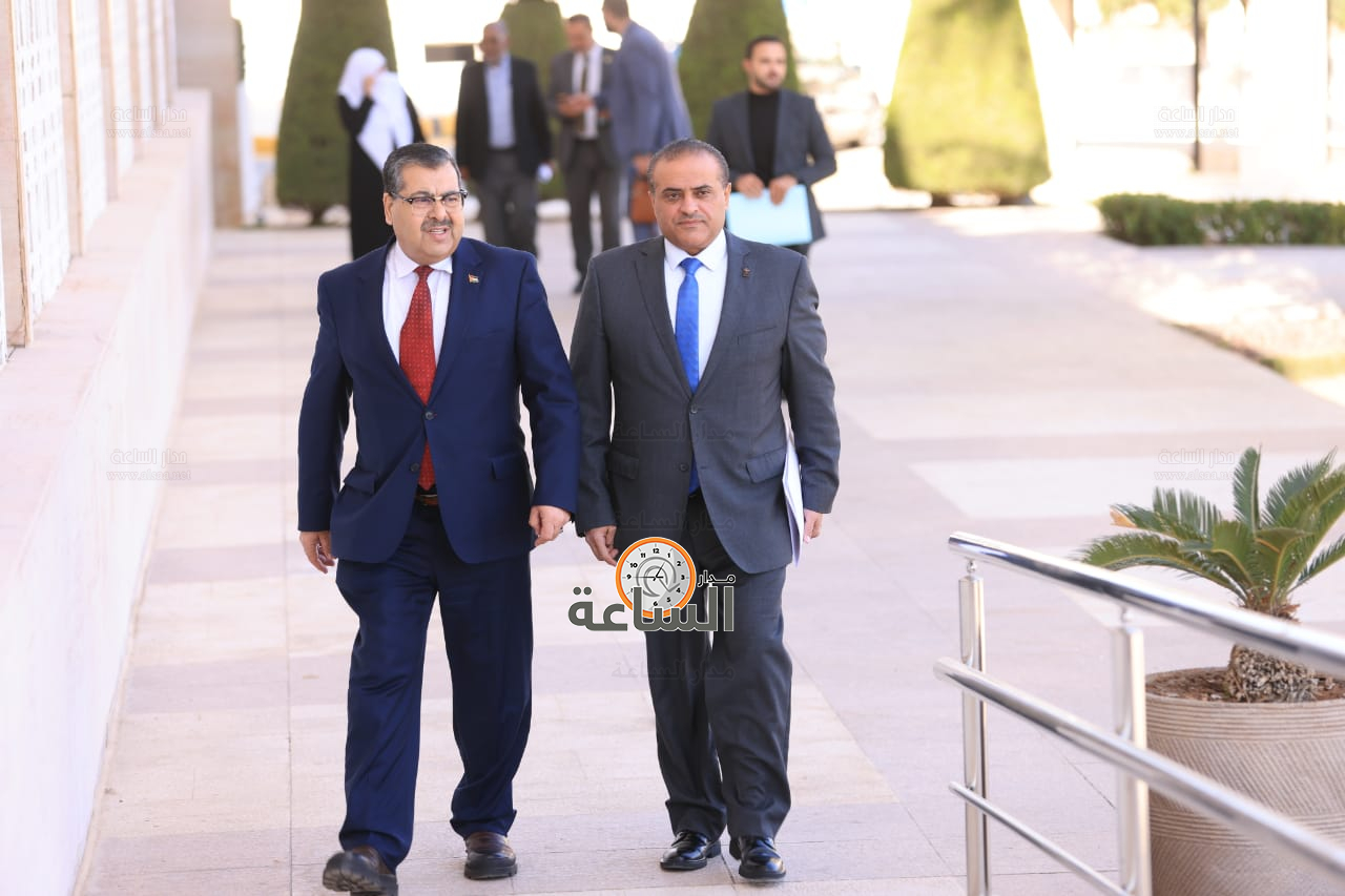 Madar Al-Saa Images 0.41325492535182273