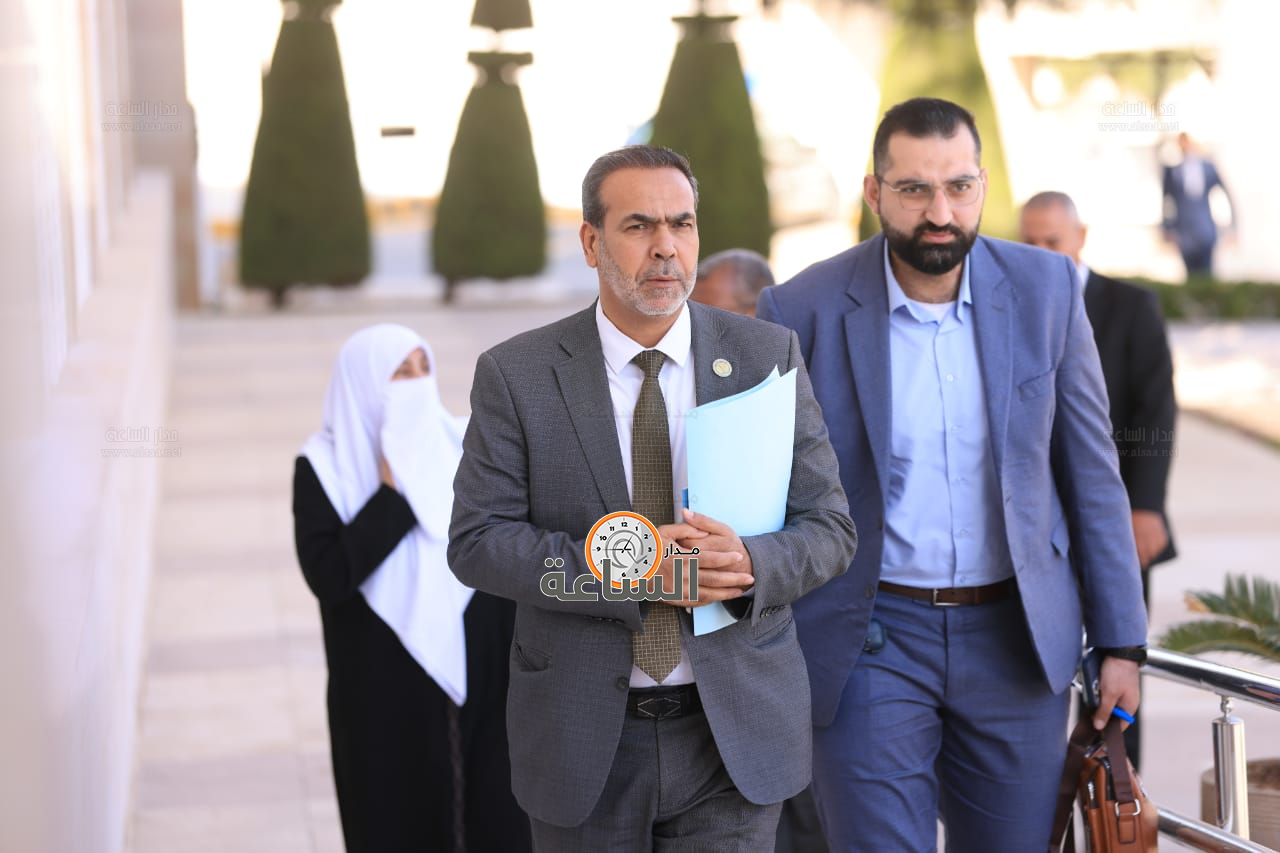 Madar Al-Saa Images 0.7394451002428489