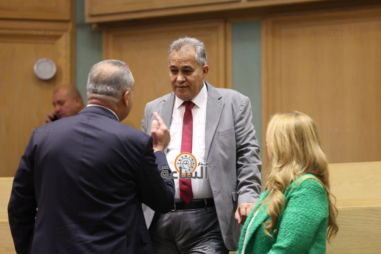 Madar Al-Saa Images 0.9982947594879198