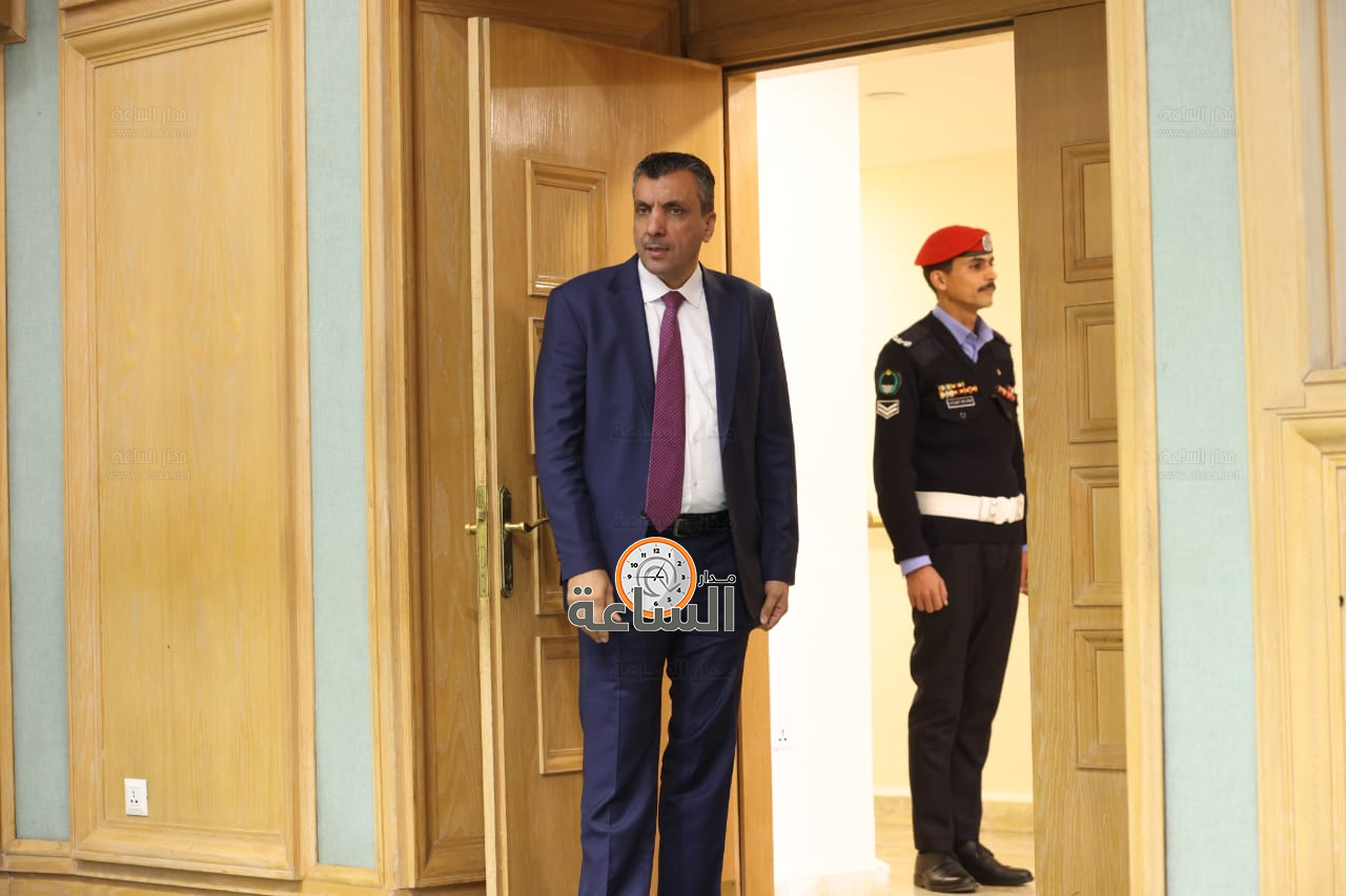 Madar Al-Saa Images 0.758491110735762