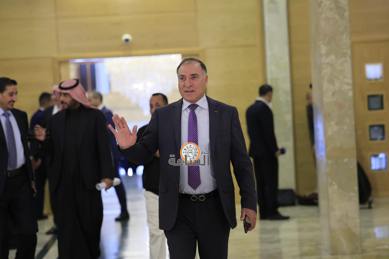 Madar Al-Saa Images 0.3601370389350891