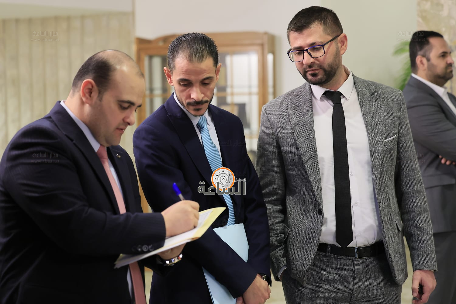 Madar Al-Saa Images 0.7850076700531211