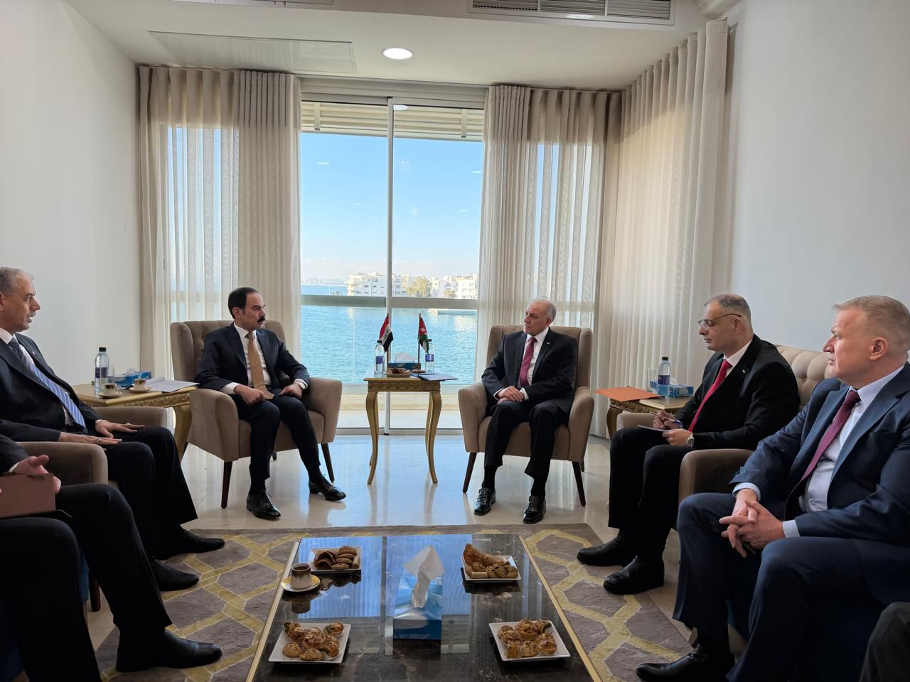 Madar Al-Saa Images 0.38425523689075425