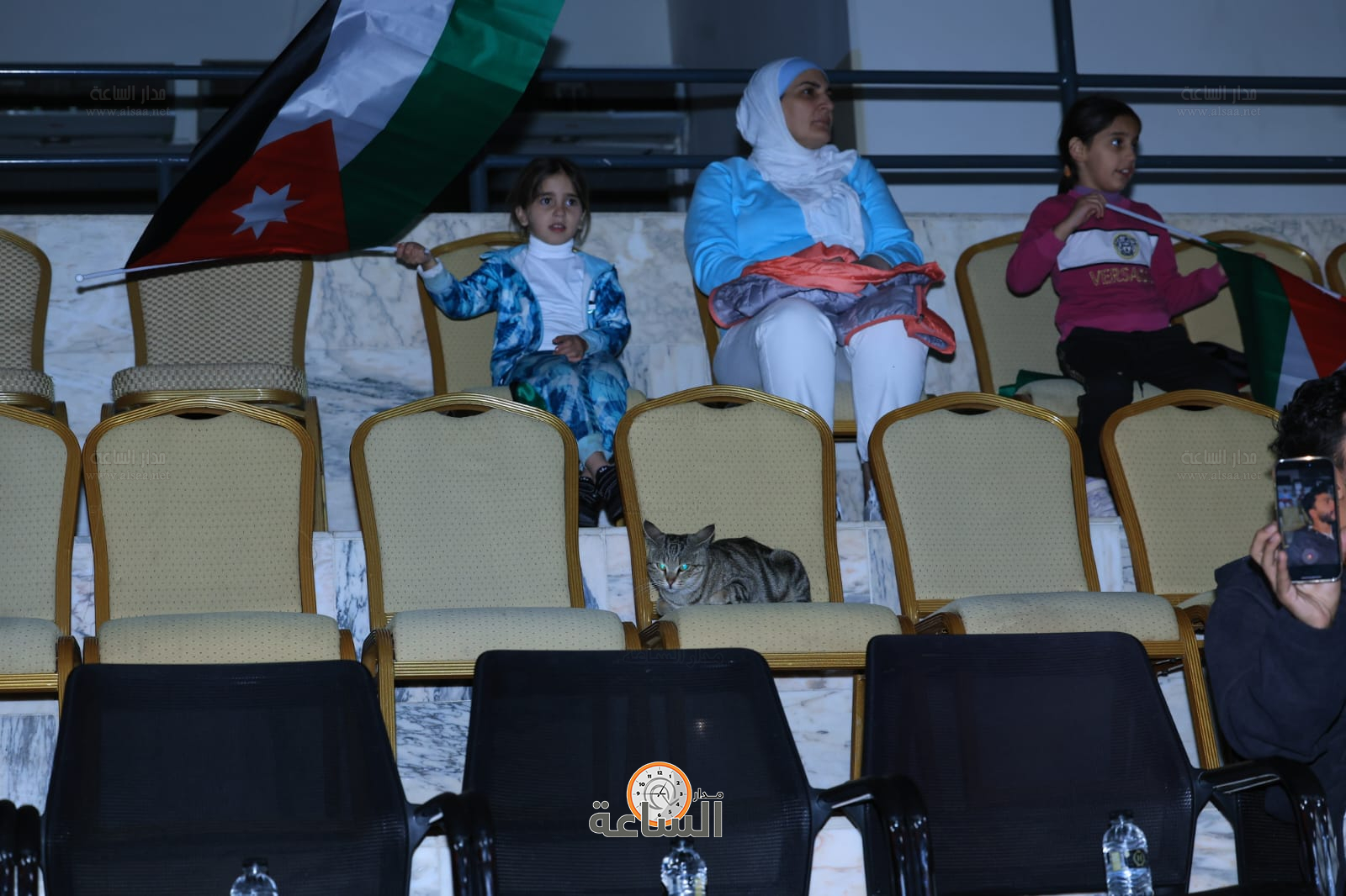 Madar Al-Saa Images 0.24419584080639456