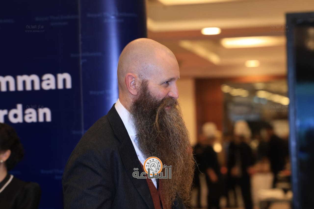 Madar Al-Saa Images 0.38425469903456444