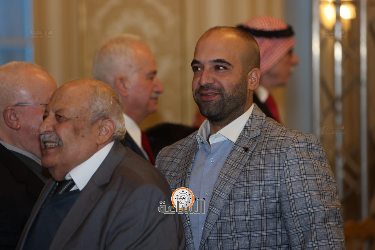 Madar Al-Saa Images 0.6212965179824815