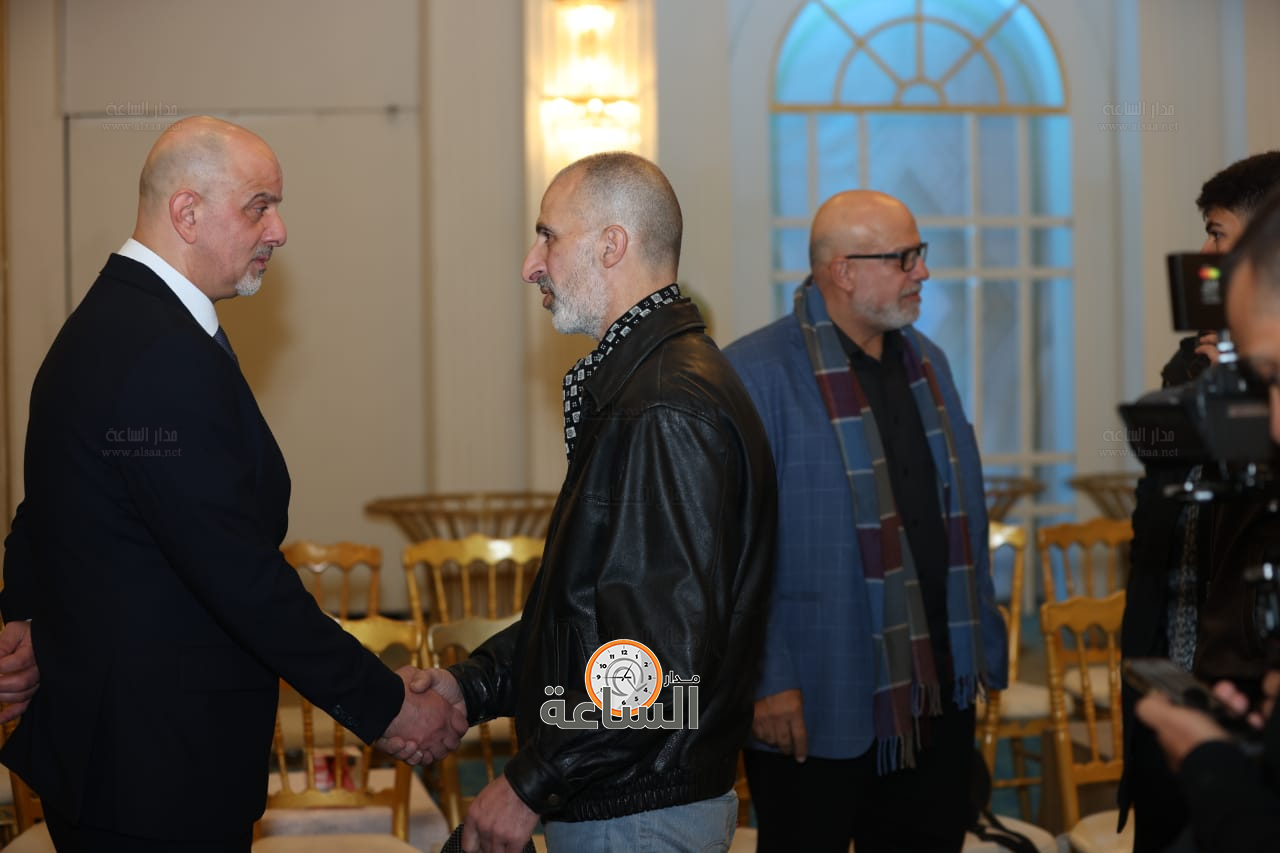 Madar Al-Saa Images 0.843103379901874