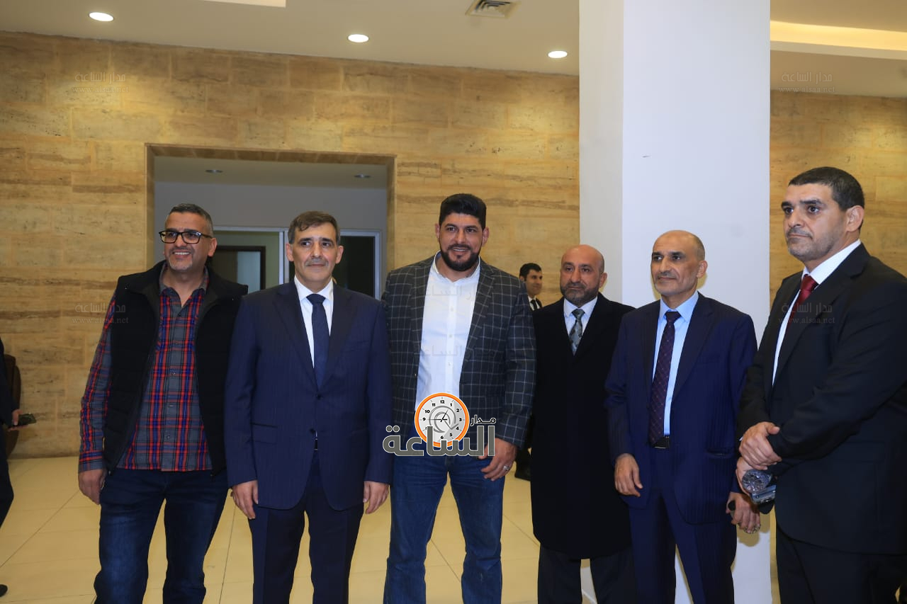 Madar Al-Saa Images 0.49902007696649675