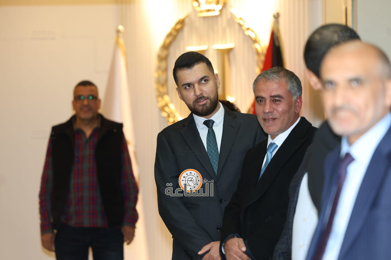 Madar Al-Saa Images 0.7160387788111116