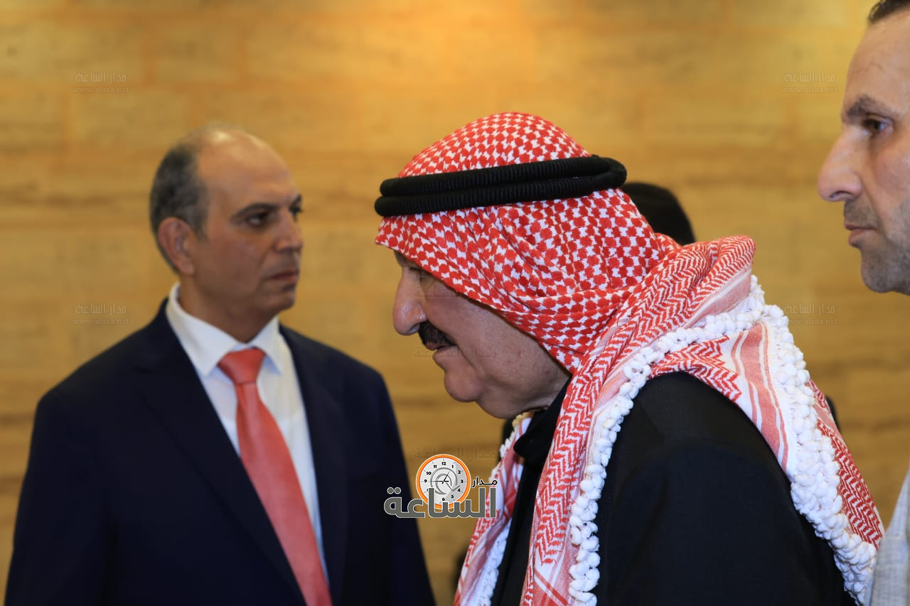 Madar Al-Saa Images 0.025713653767436284