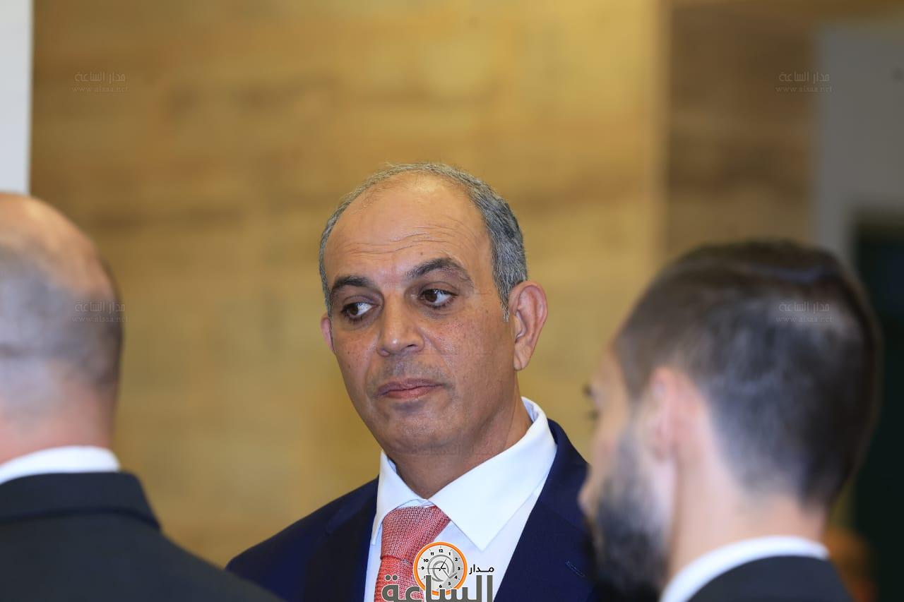 Madar Al-Saa Images 0.02440498243292144