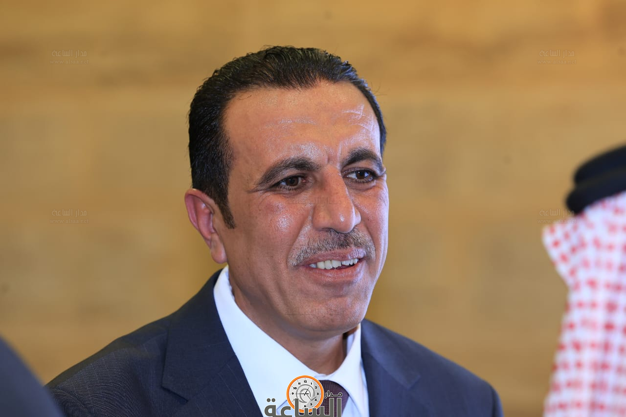 Madar Al-Saa Images 0.896439152787628