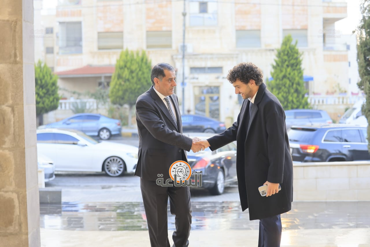 Madar Al-Saa Images 0.34195107073993725