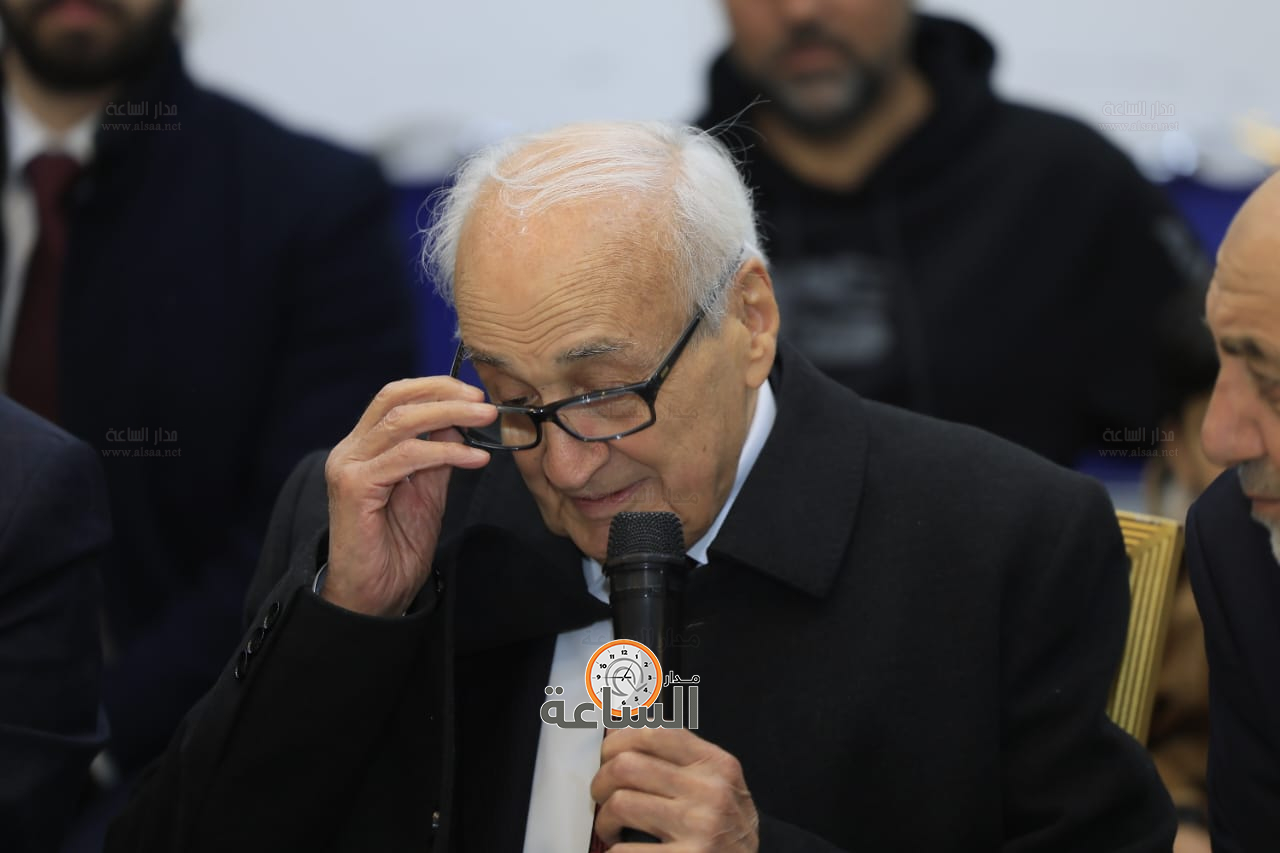 Madar Al-Saa Images 0.9739135379464122