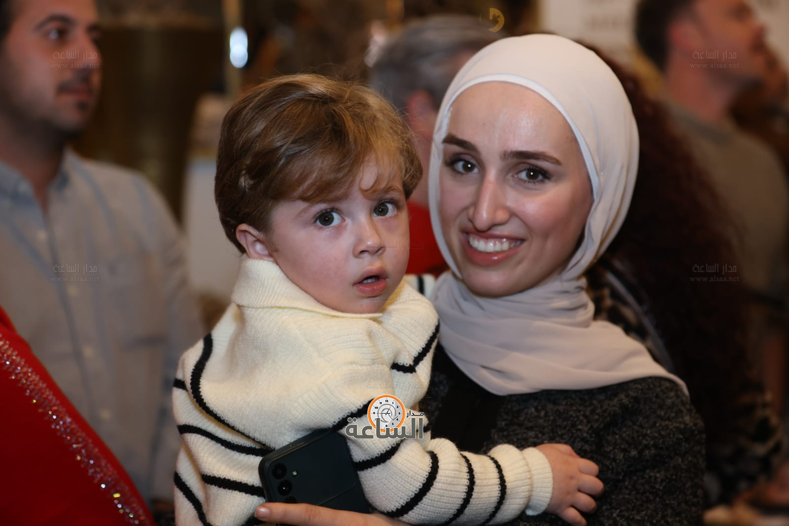 Madar Al-Saa Images 0.5811904380749878