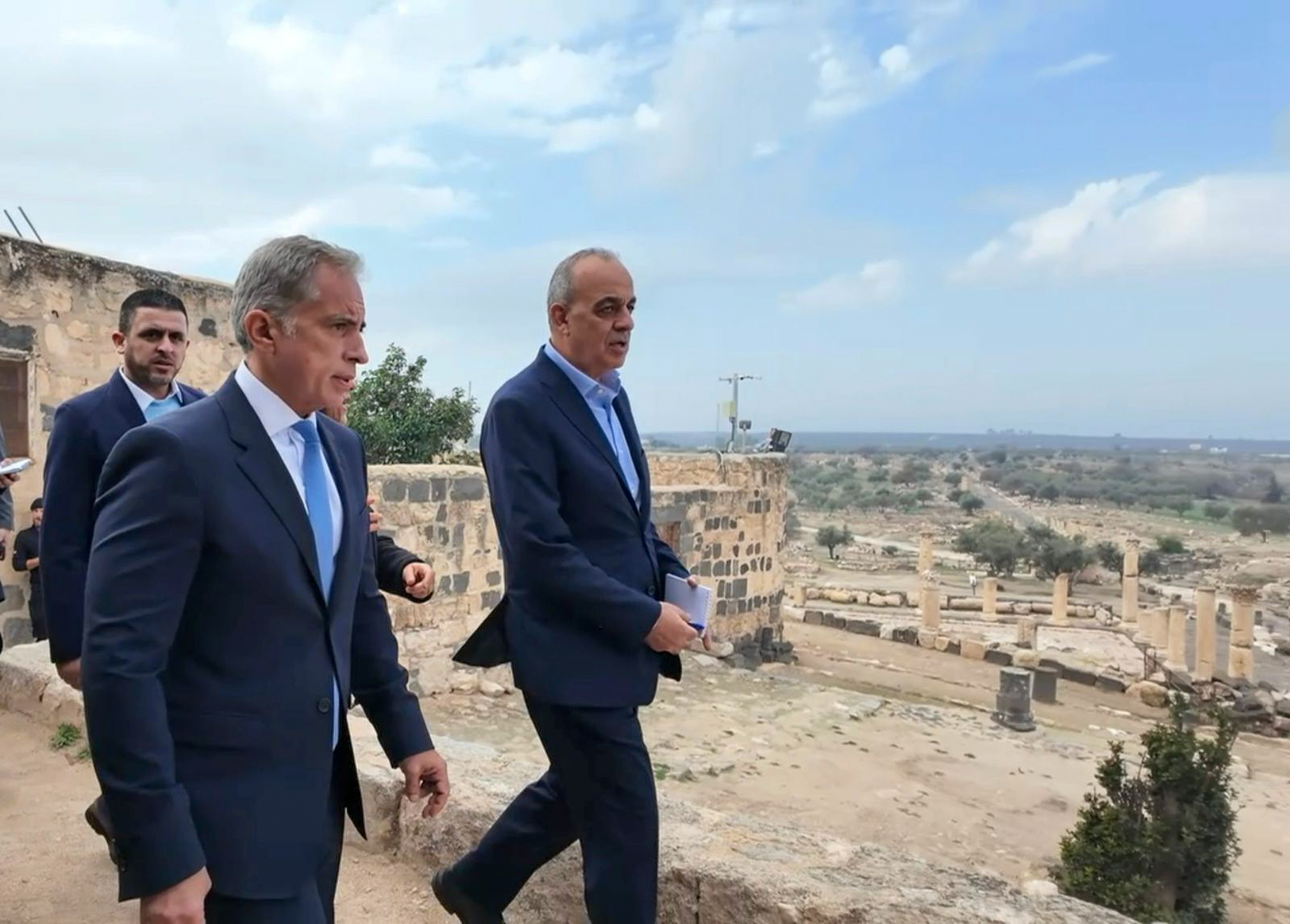 Madar Al-Saa Images 0.6365071845864866