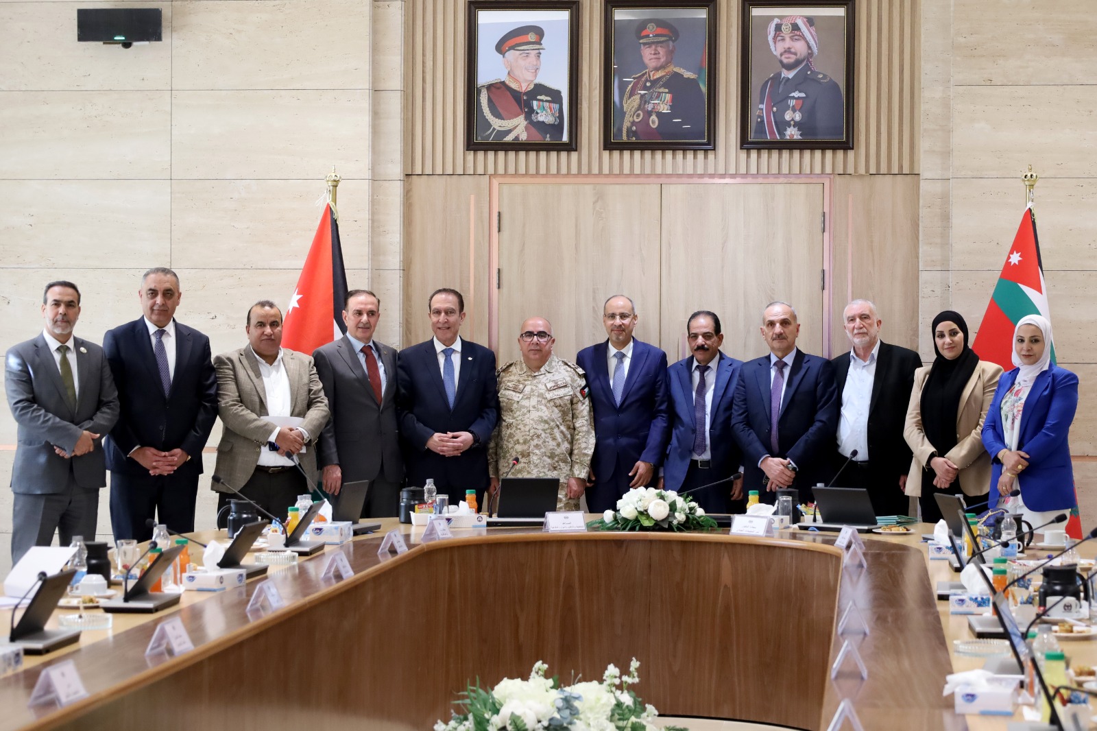 Madar Al-Saa Images 0.45173504672108356