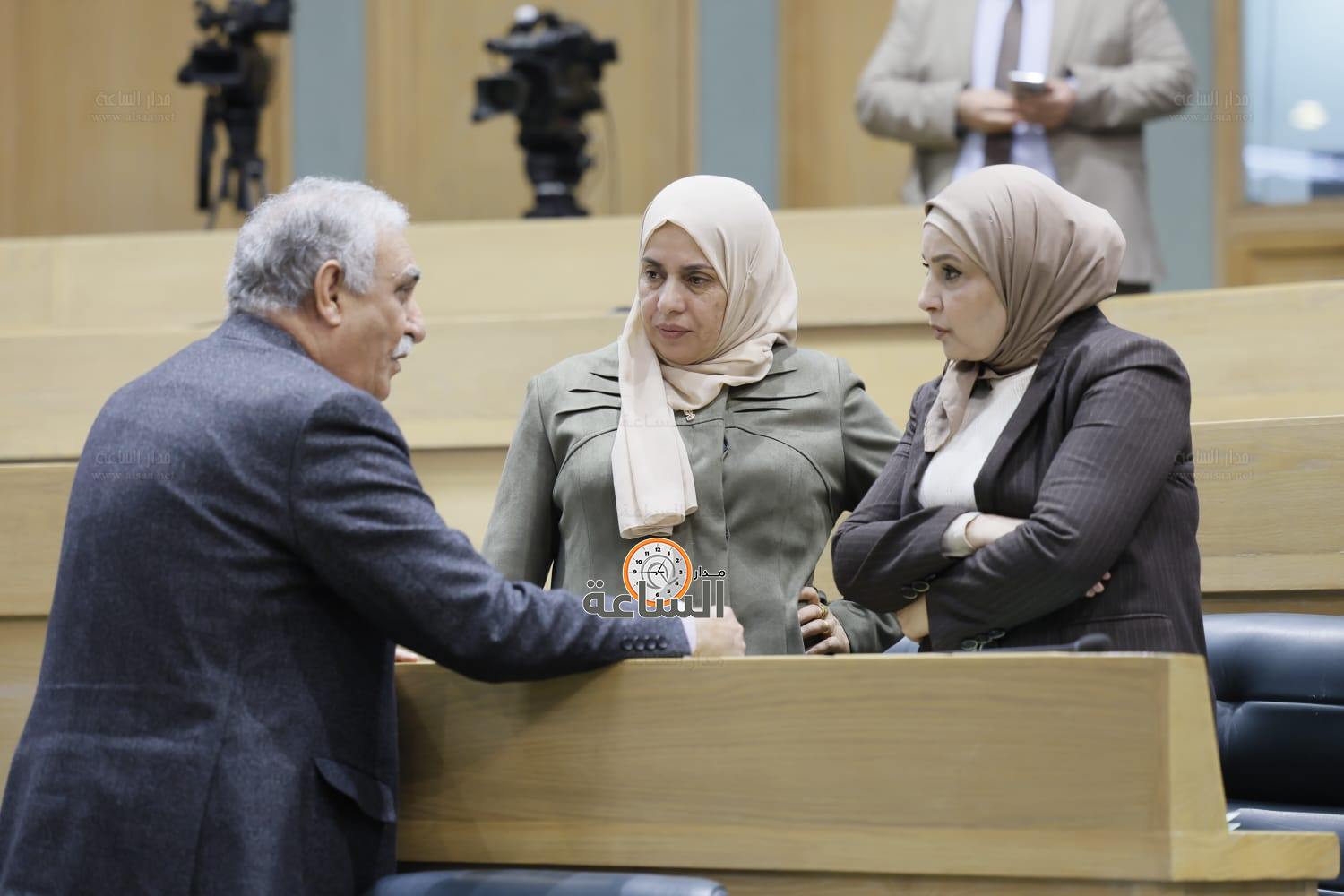 Madar Al-Saa Images 0.5403108172032158