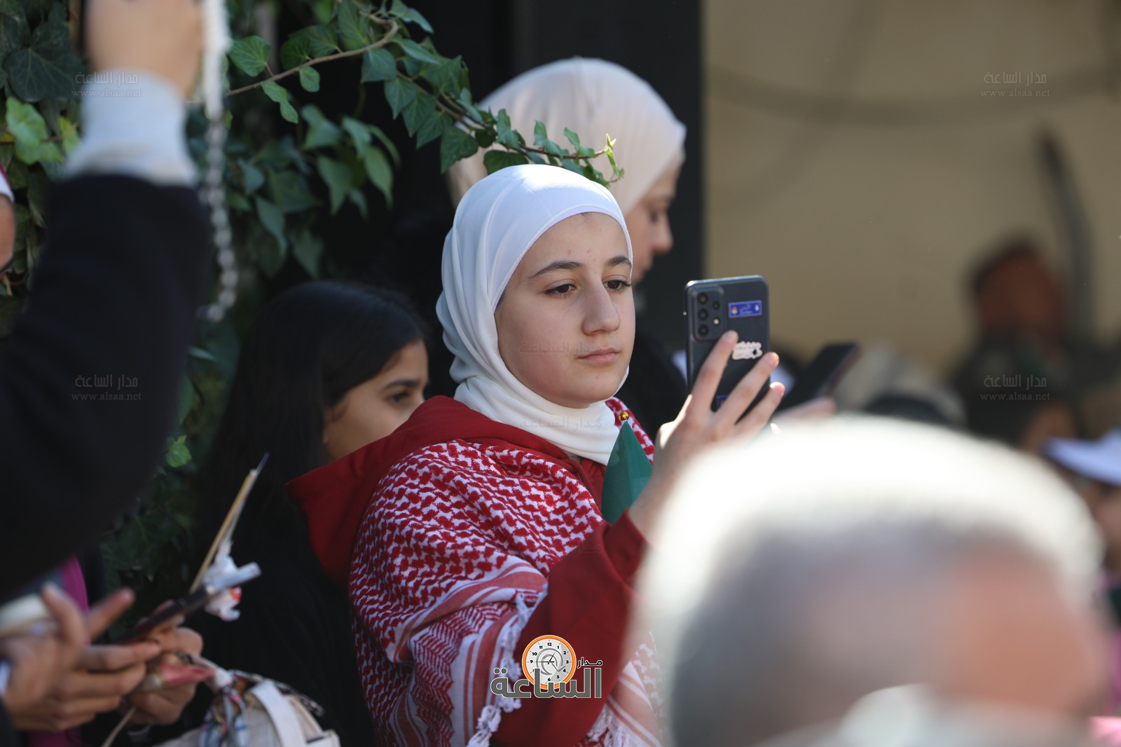 Madar Al-Saa Images 0.7522060332559516