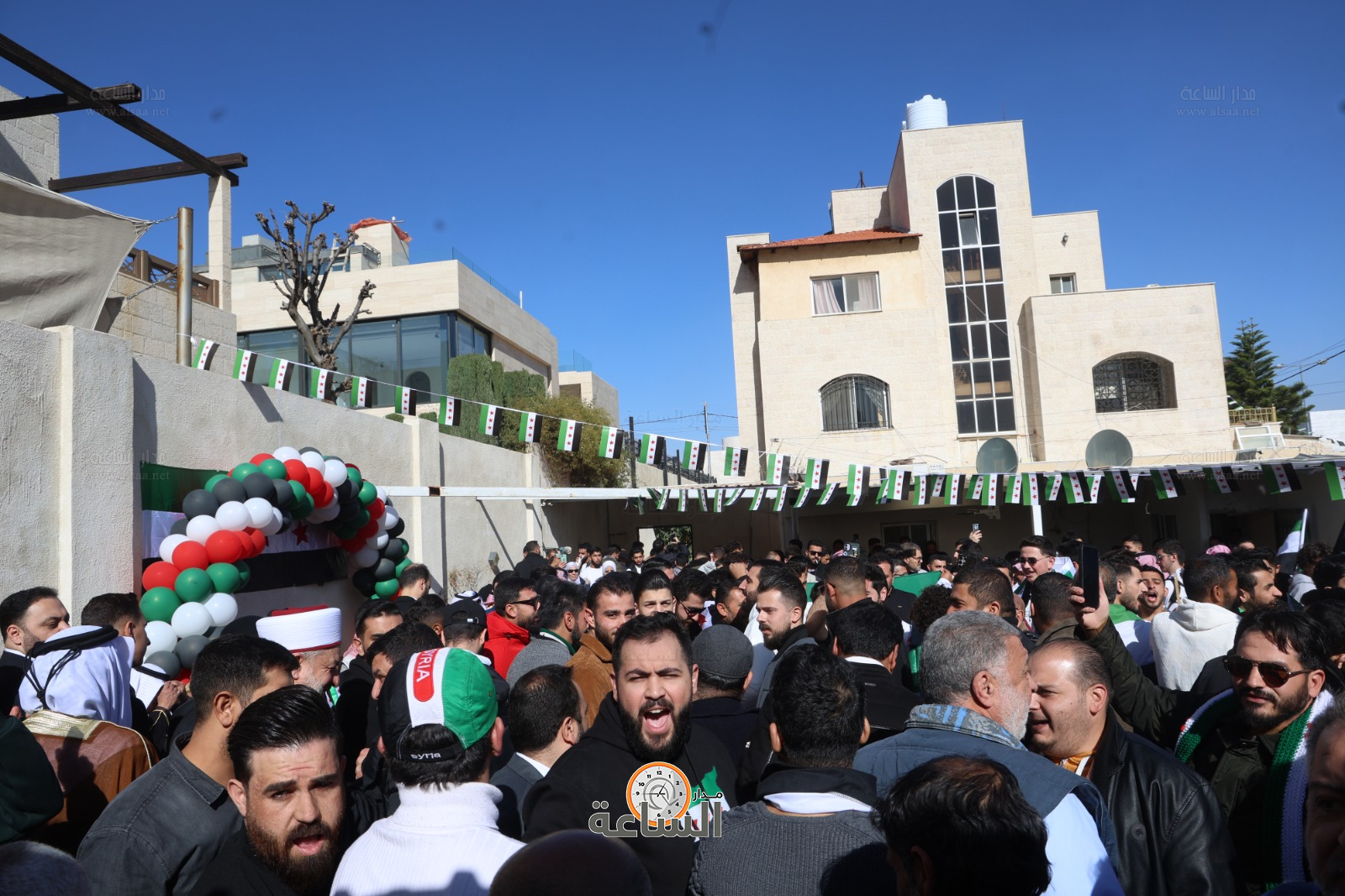 Madar Al-Saa Images 0.8724546648318987