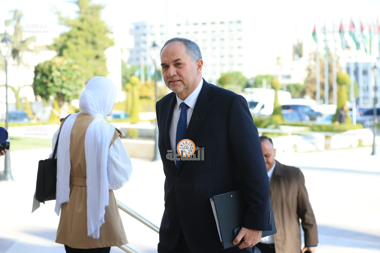 Madar Al-Saa Images 0.987610070350654