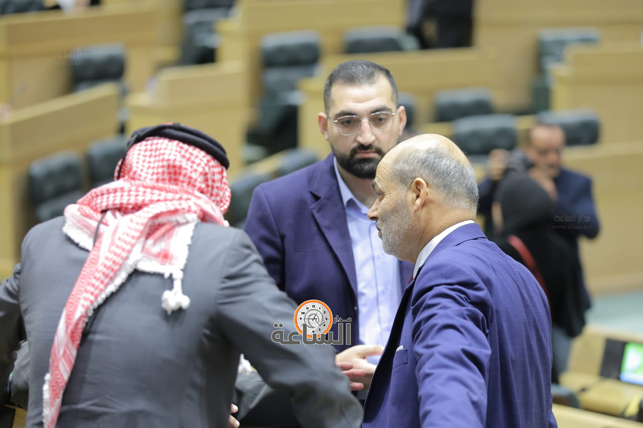 Madar Al-Saa Images 0.3845343709929364