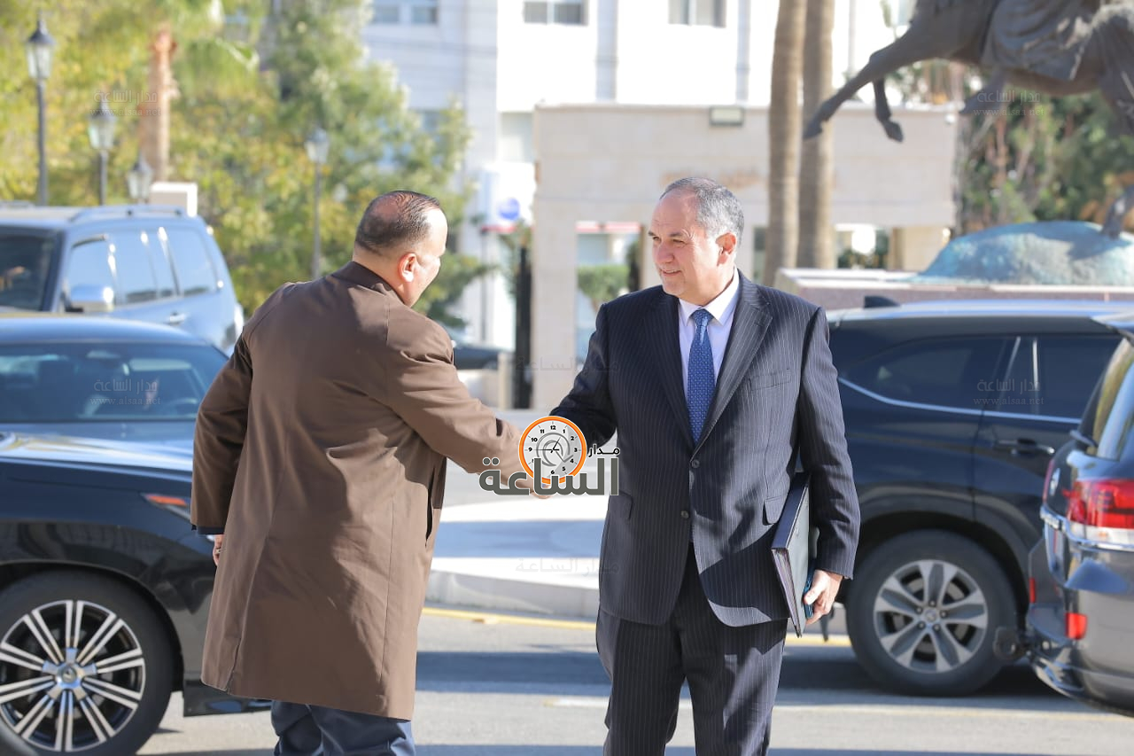 Madar Al-Saa Images 0.7902658544011212