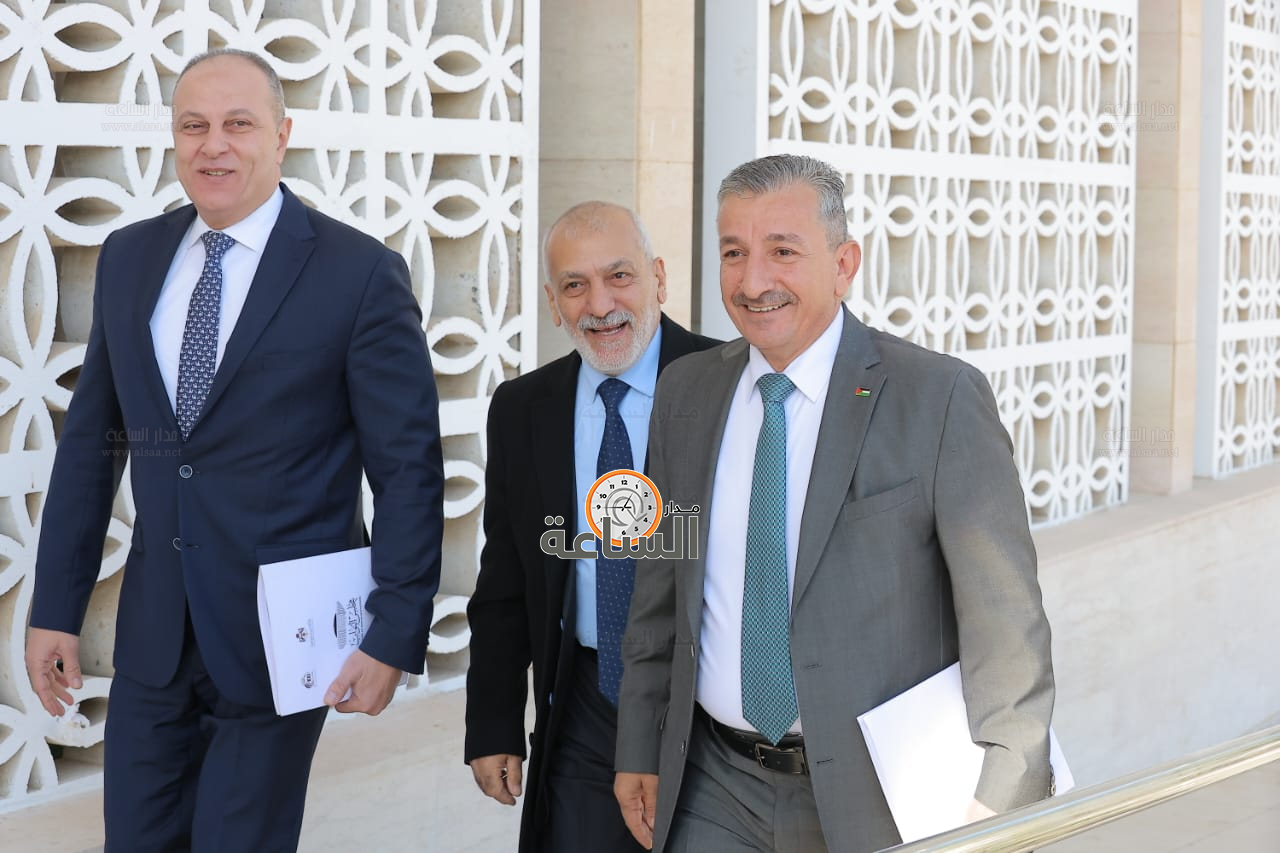 Madar Al-Saa Images 0.16525555671830272