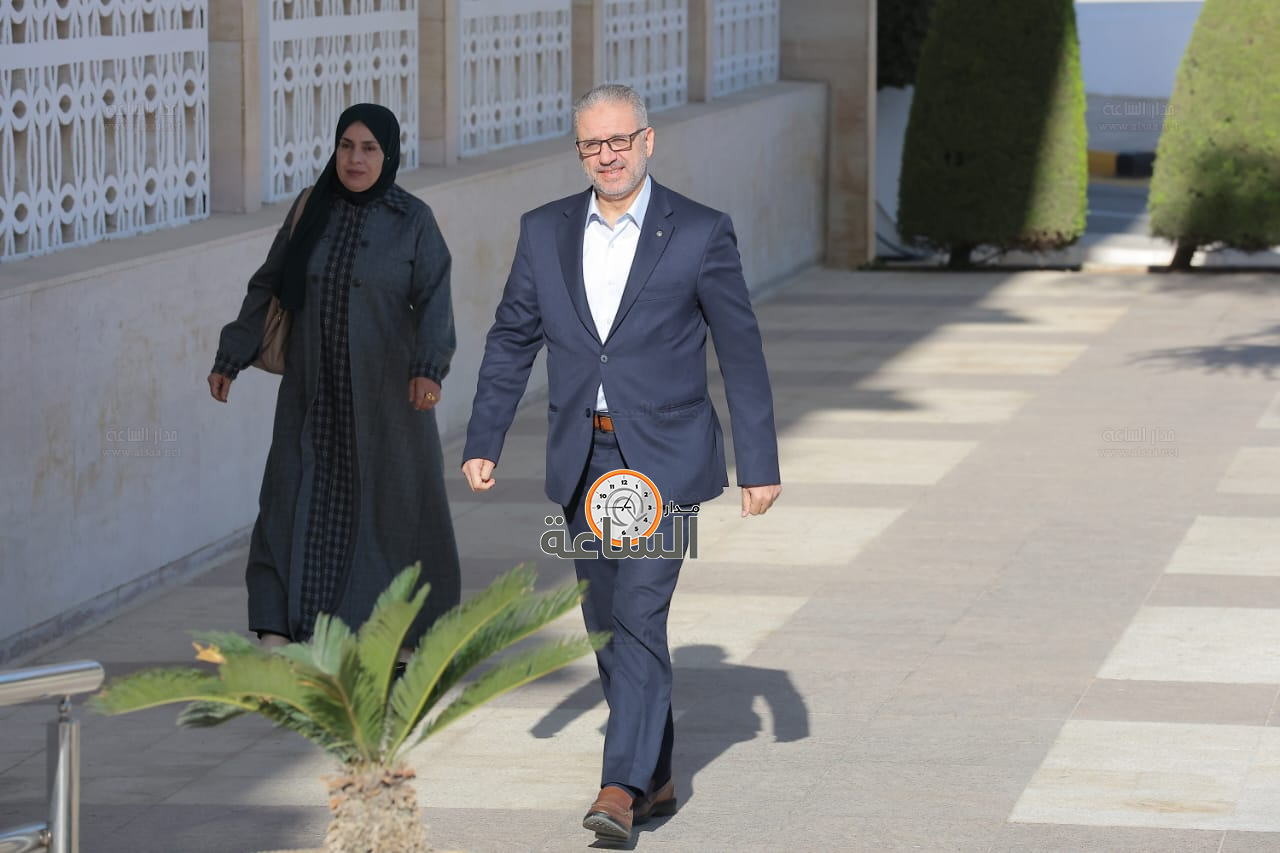 Madar Al-Saa Images 0.8716216835672282