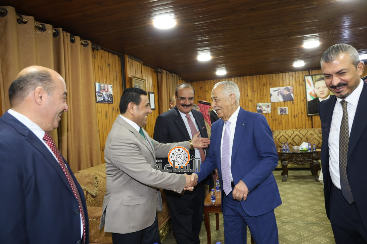 Madar Al-Saa Images 0.24499798589477184