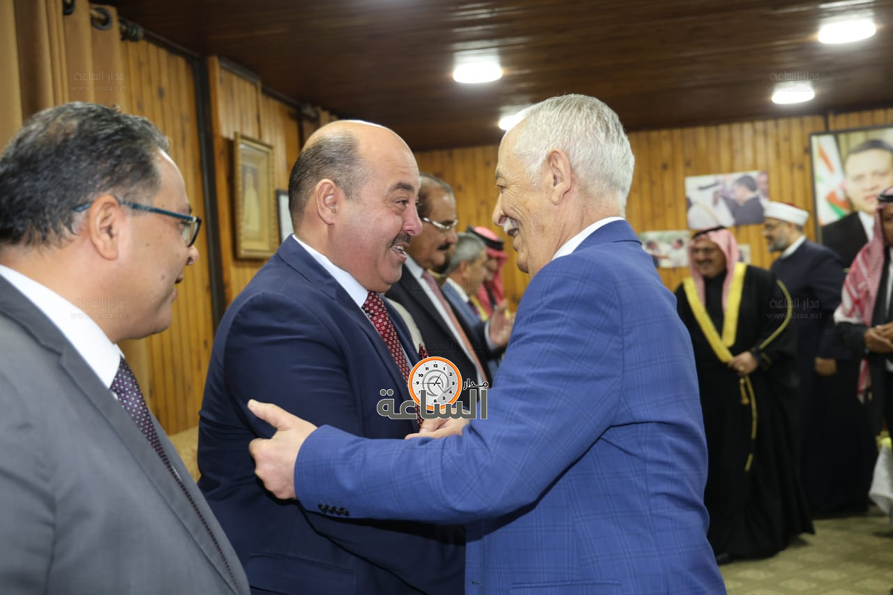 Madar Al-Saa Images 0.31112490951425076