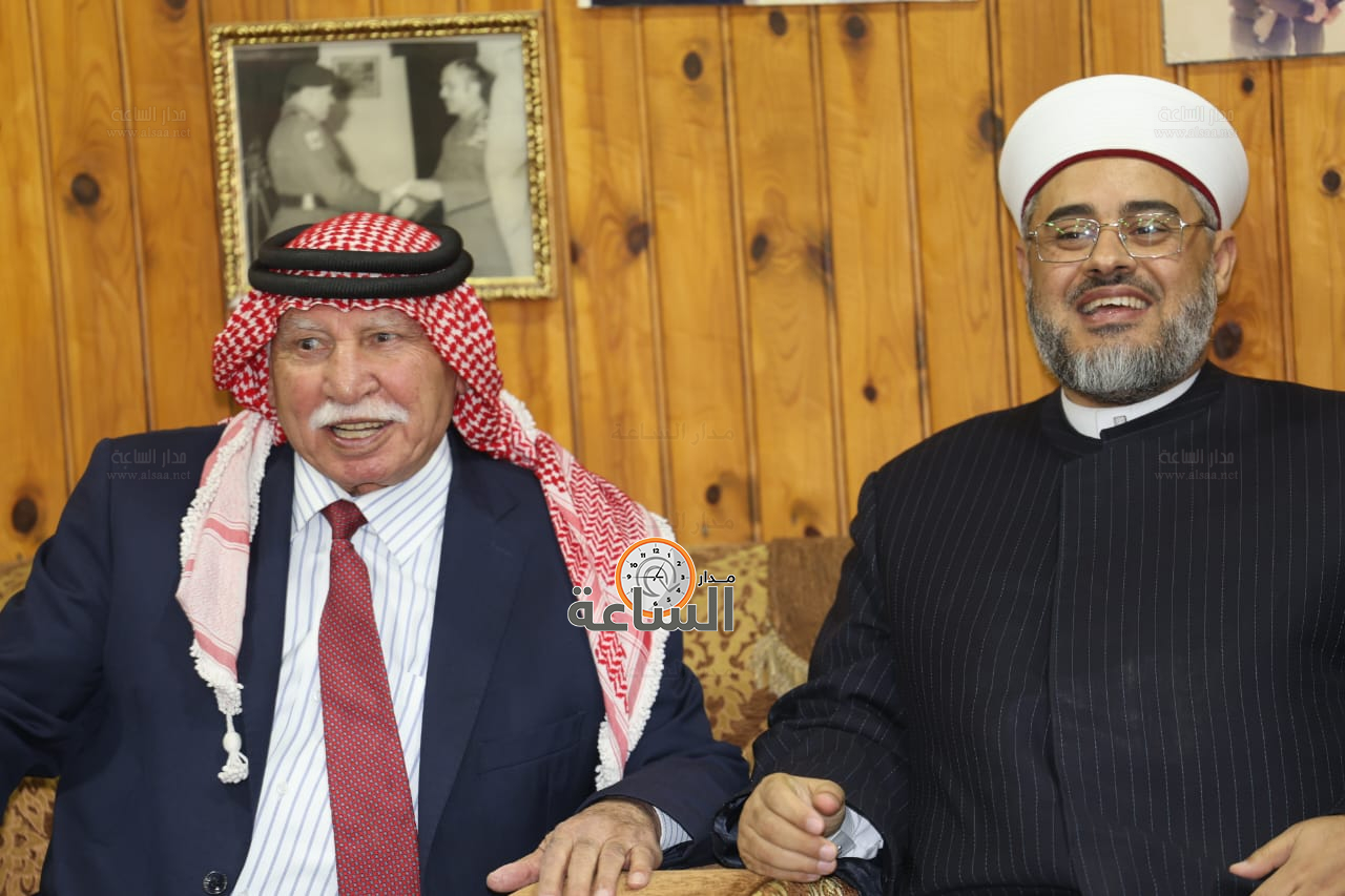 Madar Al-Saa Images 0.25408847942447454