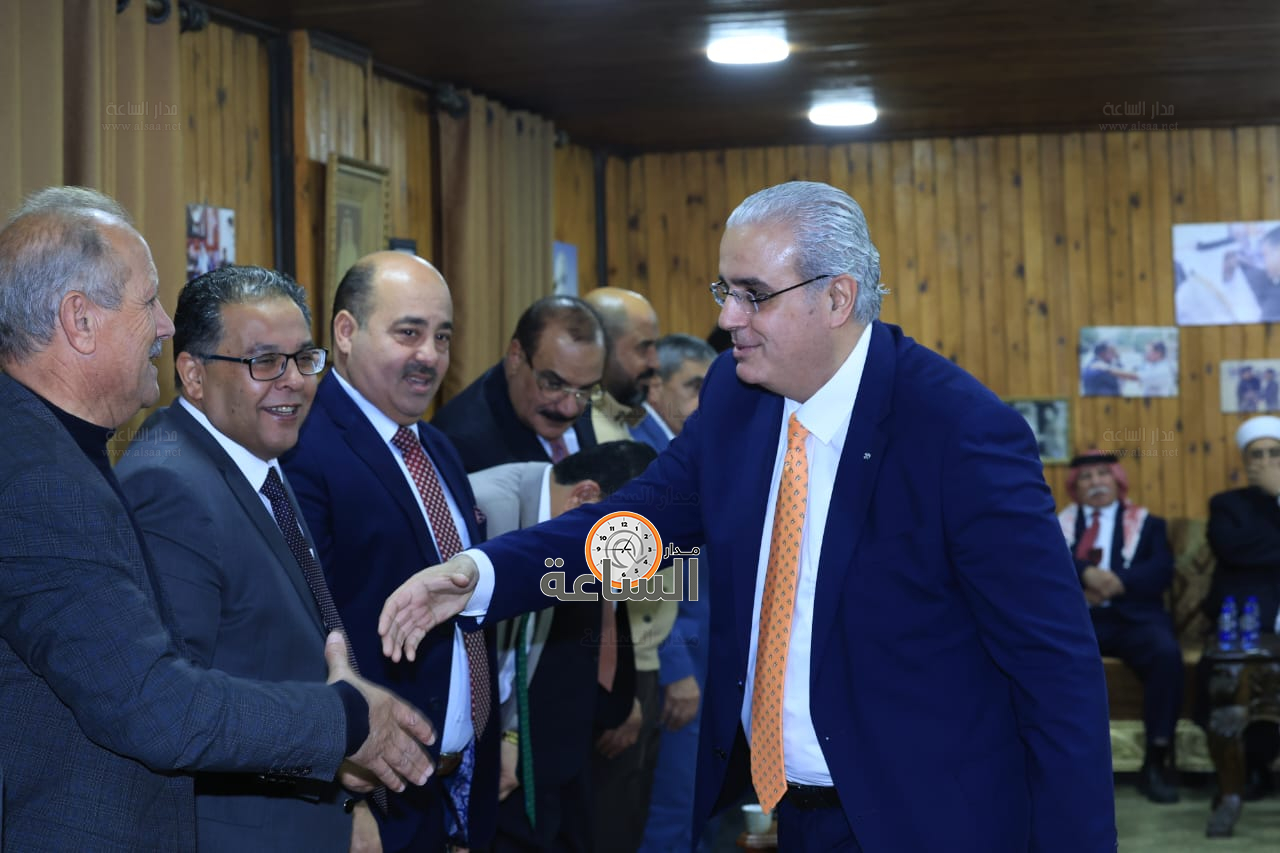 Madar Al-Saa Images 0.45498415663173886