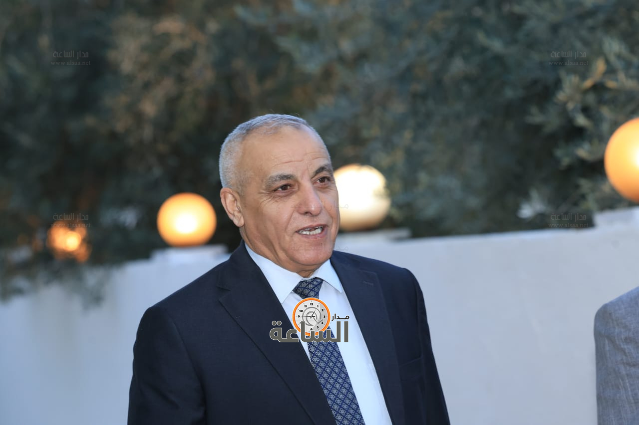 Madar Al-Saa Images 0.15555898638901766